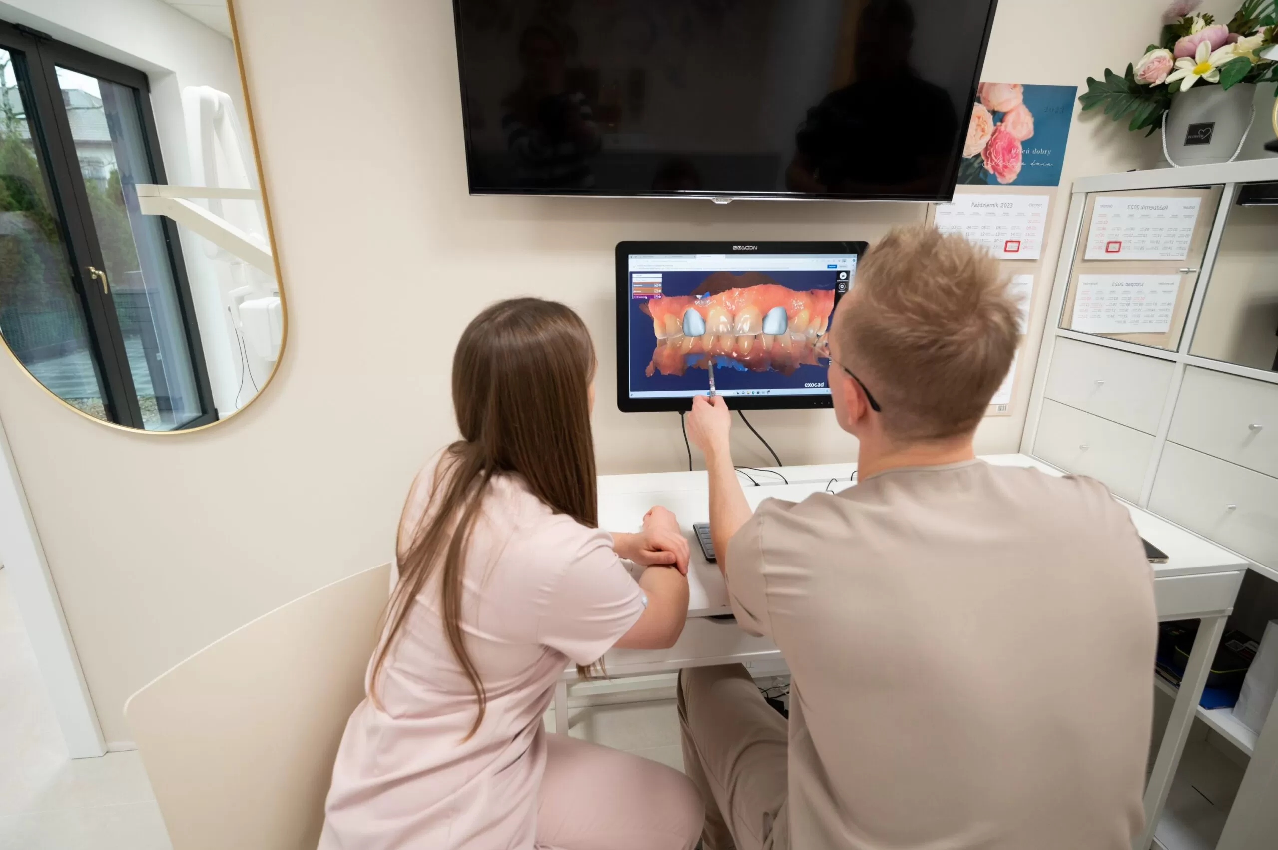 Jak dbać o implanty zębów?